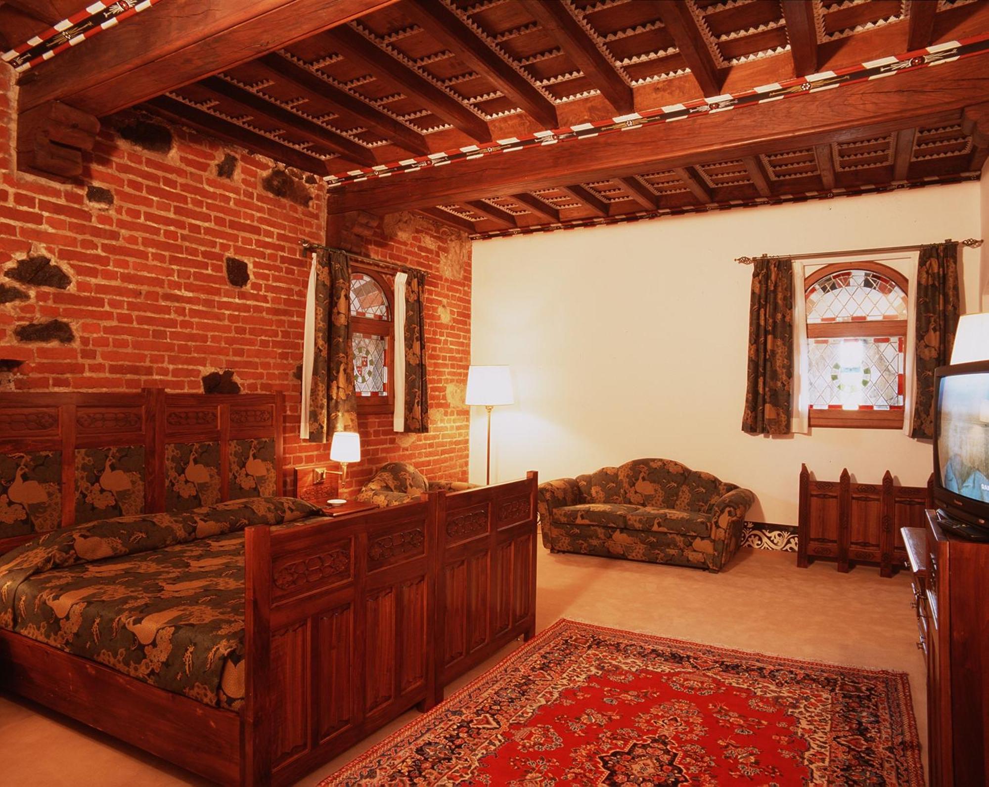 Hotel Castello Di Pavone Pavone Canavese Zewnętrze zdjęcie