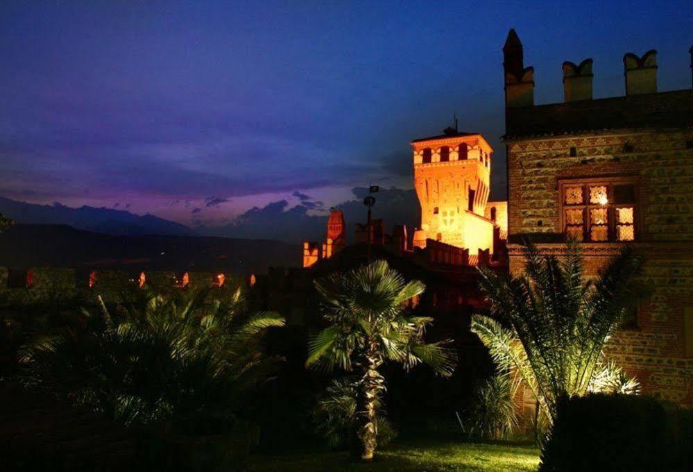 Hotel Castello Di Pavone Pavone Canavese Zewnętrze zdjęcie