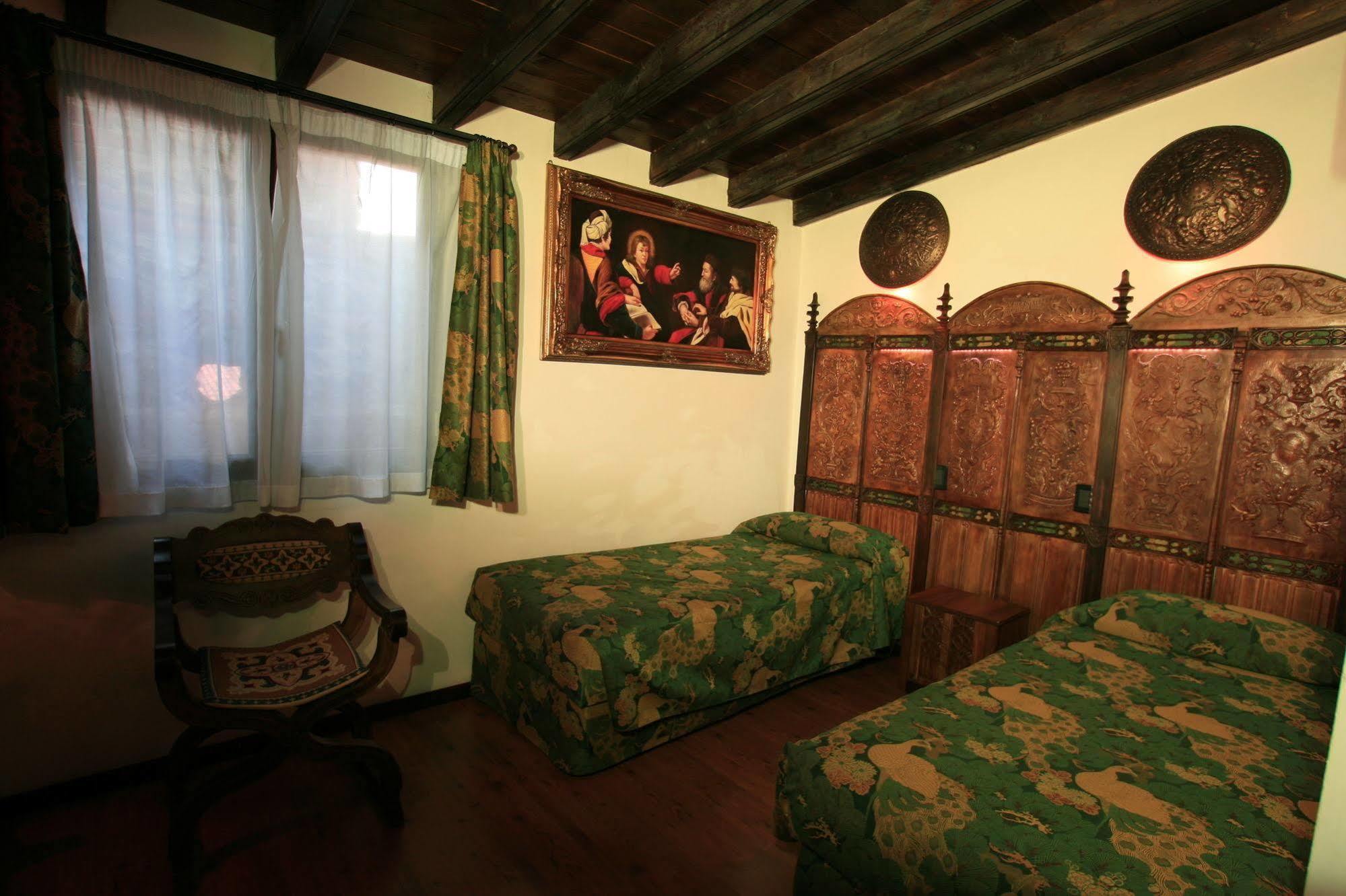 Hotel Castello Di Pavone Pavone Canavese Zewnętrze zdjęcie