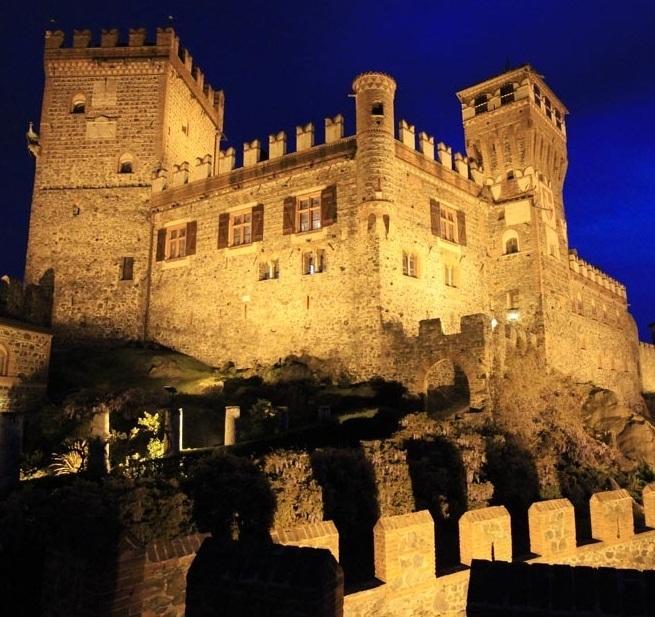 Hotel Castello Di Pavone Pavone Canavese Zewnętrze zdjęcie